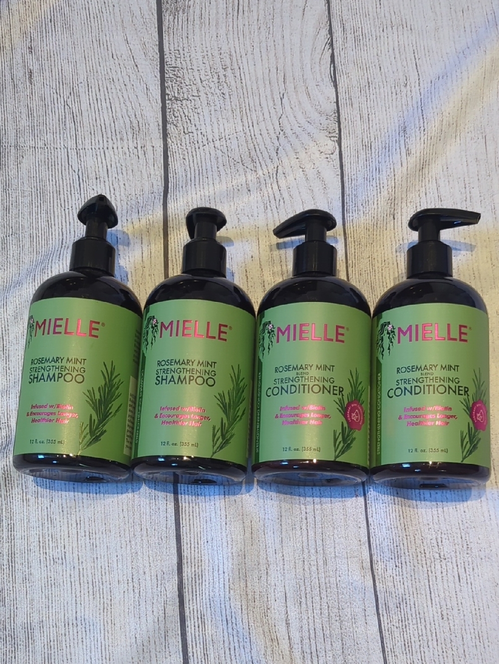 Mielle Rosemary Mint Strengthening Shampoo & Conditioner - Green